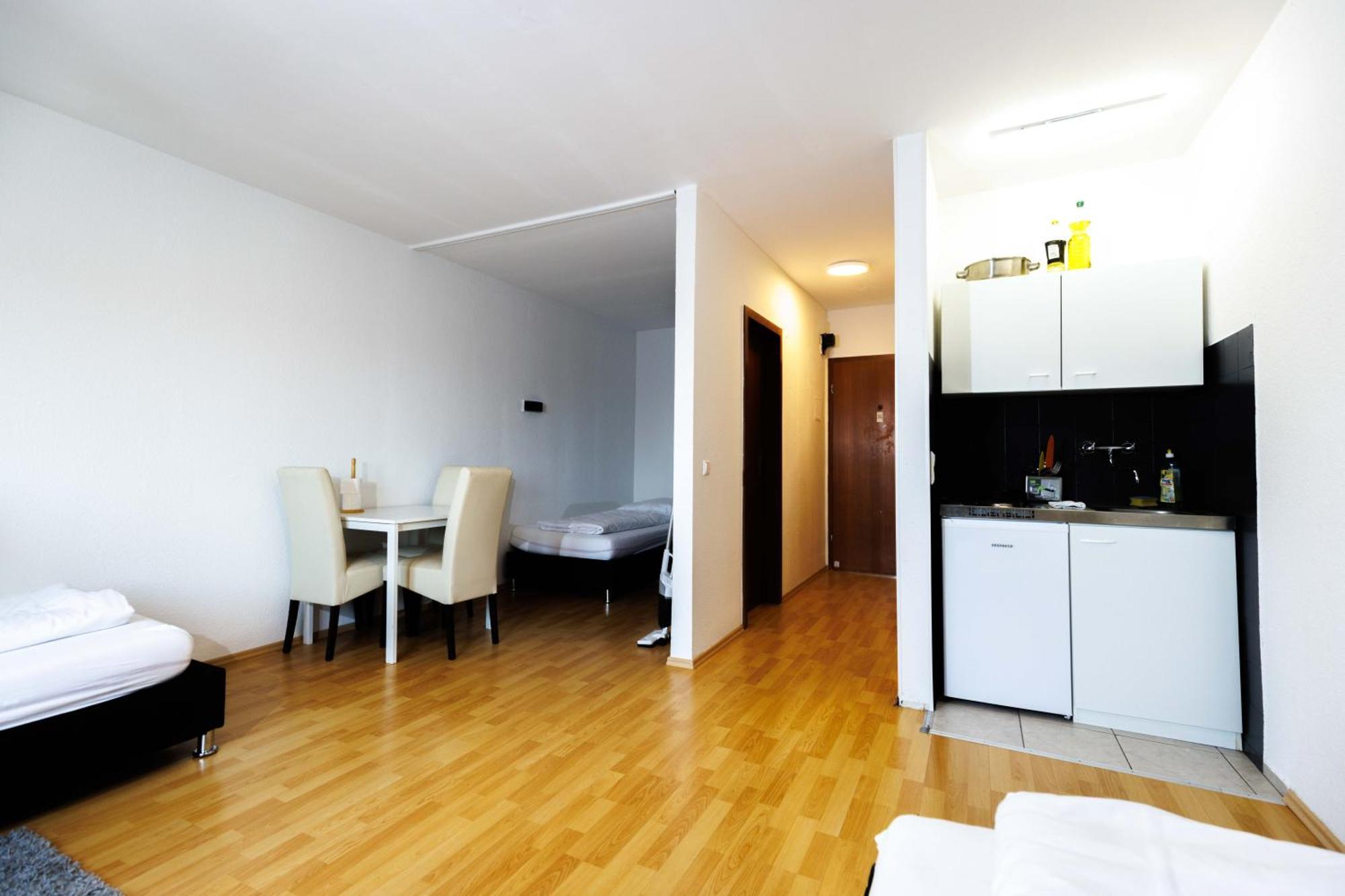 Apartmenthaus - *