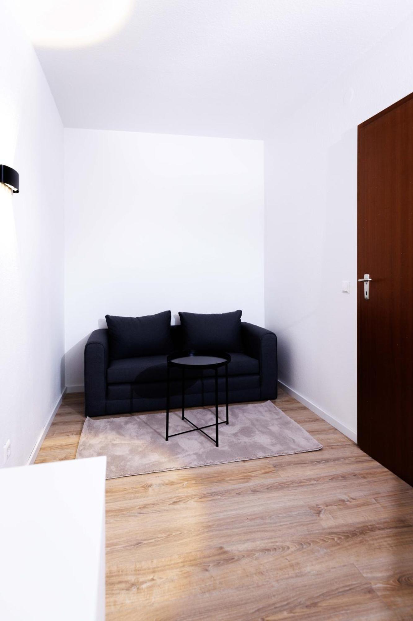 Apartmenthaus - *
