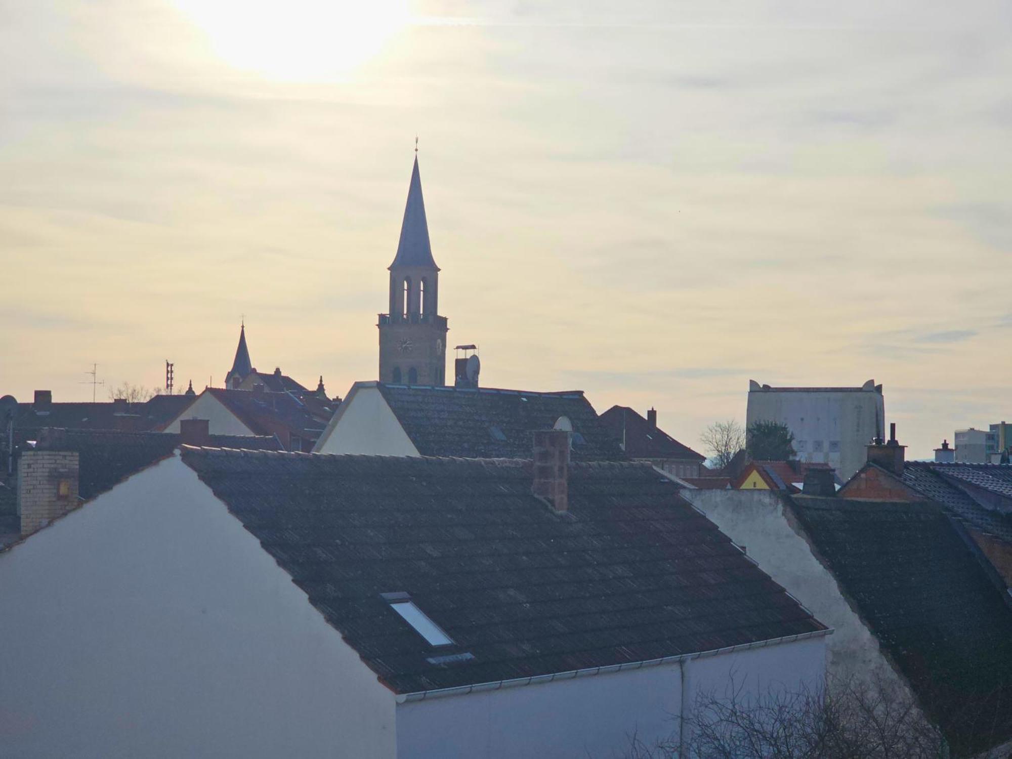 Apartmenthaus - *