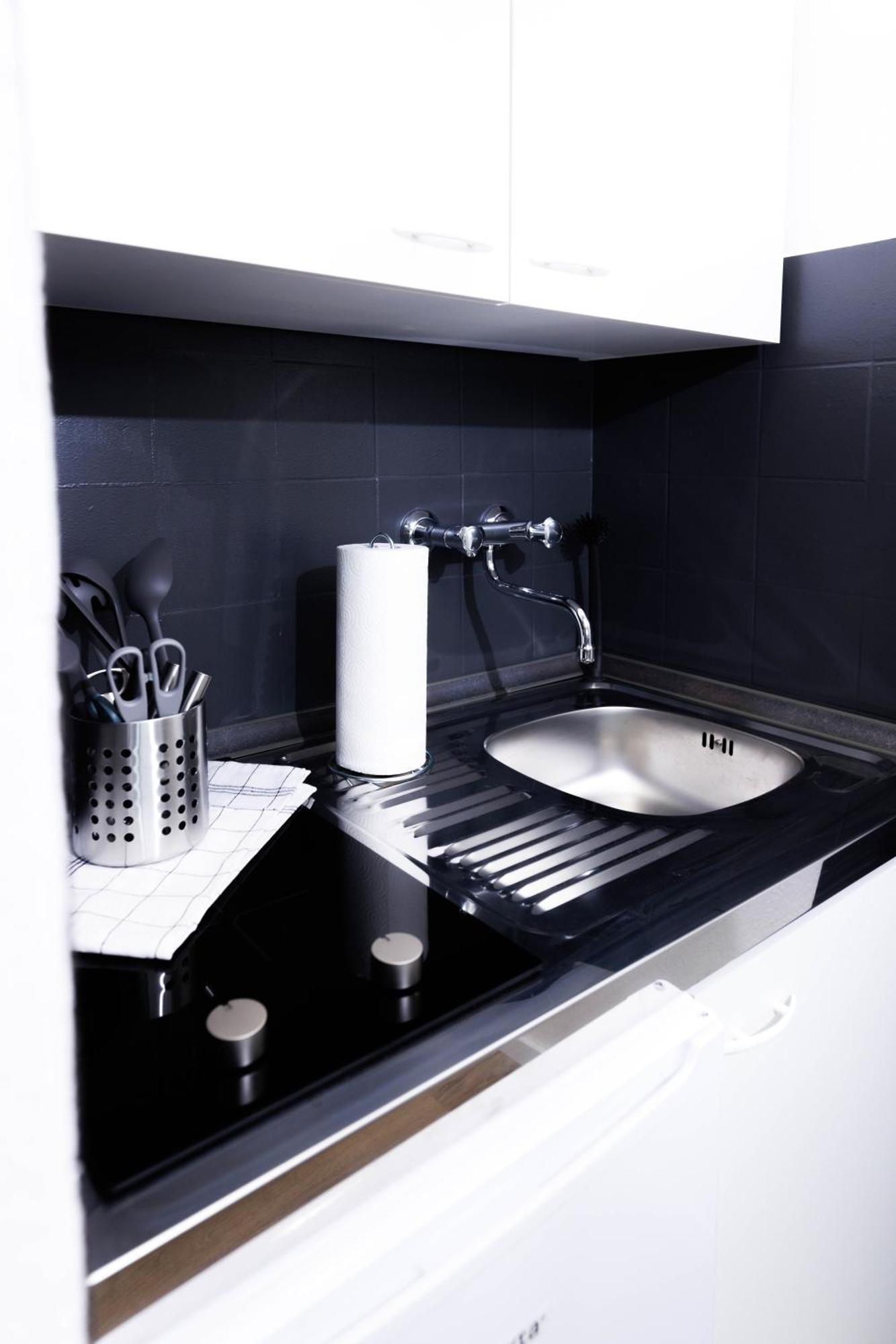 Apartmenthaus - *
